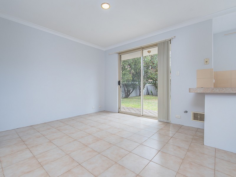 4/12 Firetail Place, Kenwick WA 6107