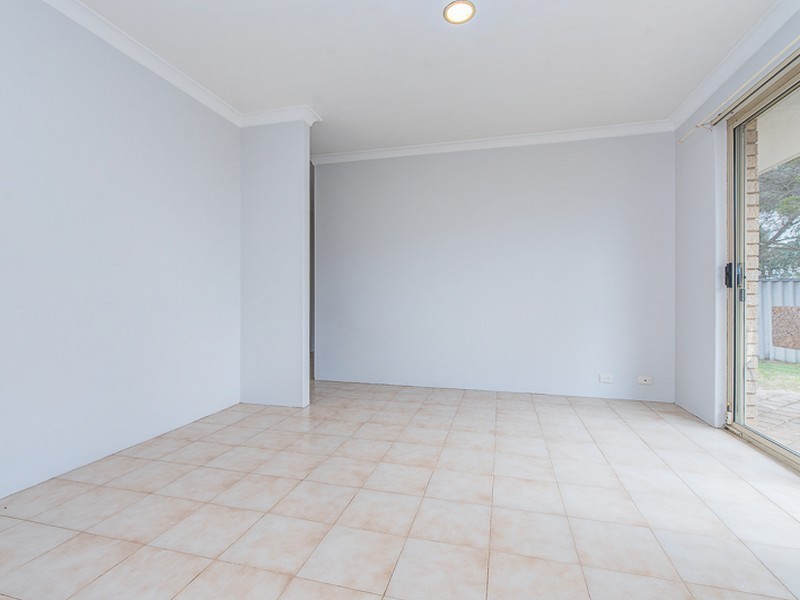 4/12 Firetail Place, Kenwick WA 6107