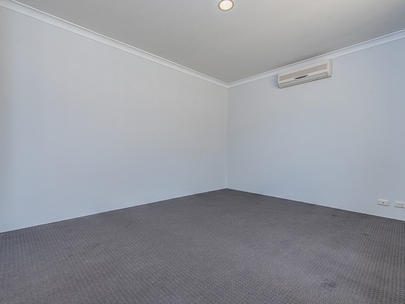 4/12 Firetail Place, Kenwick WA 6107