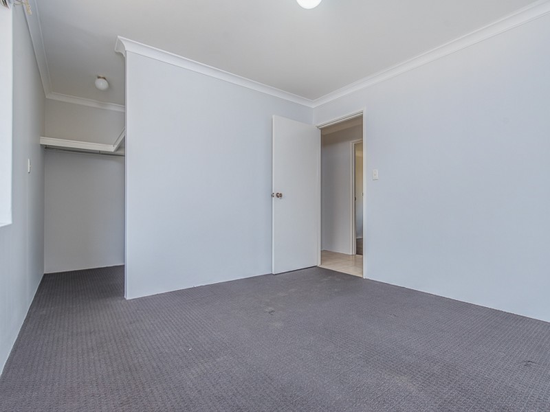 4/12 Firetail Place, Kenwick WA 6107