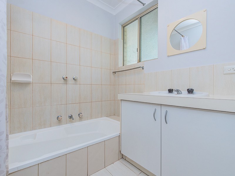 4/12 Firetail Place, Kenwick WA 6107