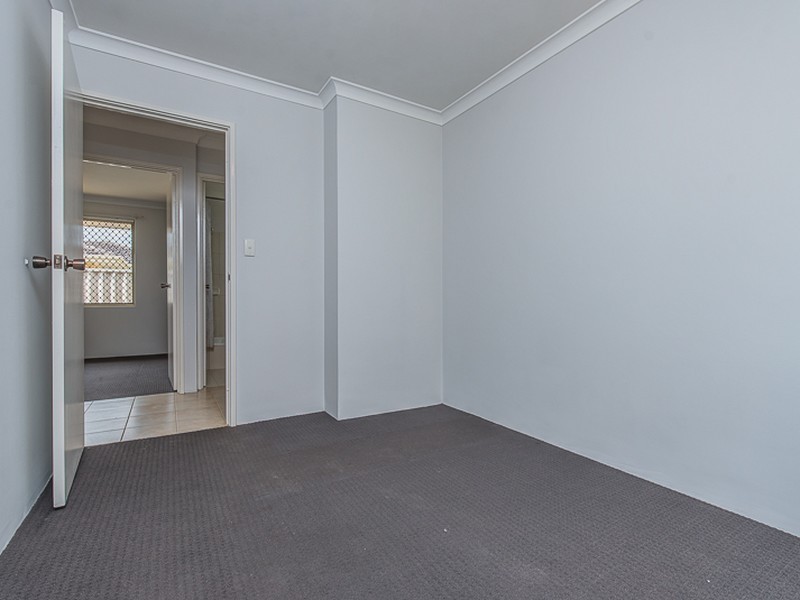 4/12 Firetail Place, Kenwick WA 6107