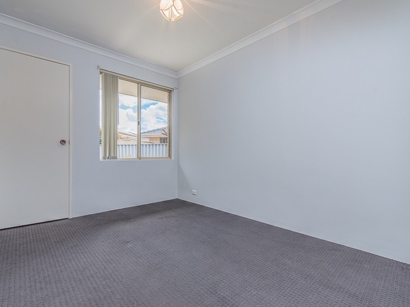 4/12 Firetail Place, Kenwick WA 6107