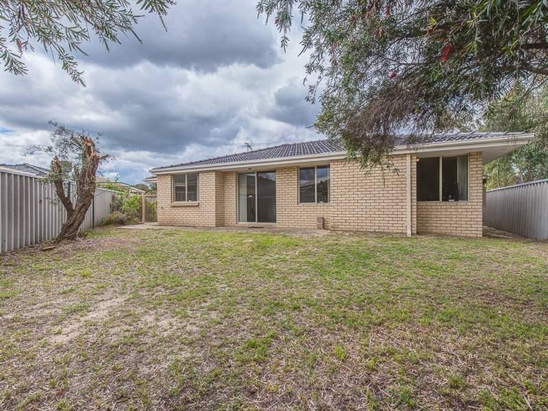 4/12 Firetail Place, Kenwick WA 6107