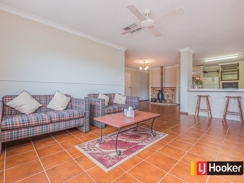 4 Burgandy Court, Thornlie WA 6108