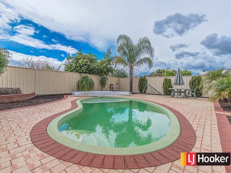 4 Burgandy Court, Thornlie WA 6108