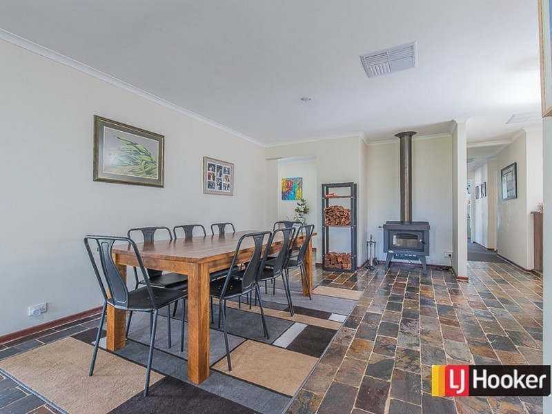 23 Parkside Drive, Thornlie WA 6108