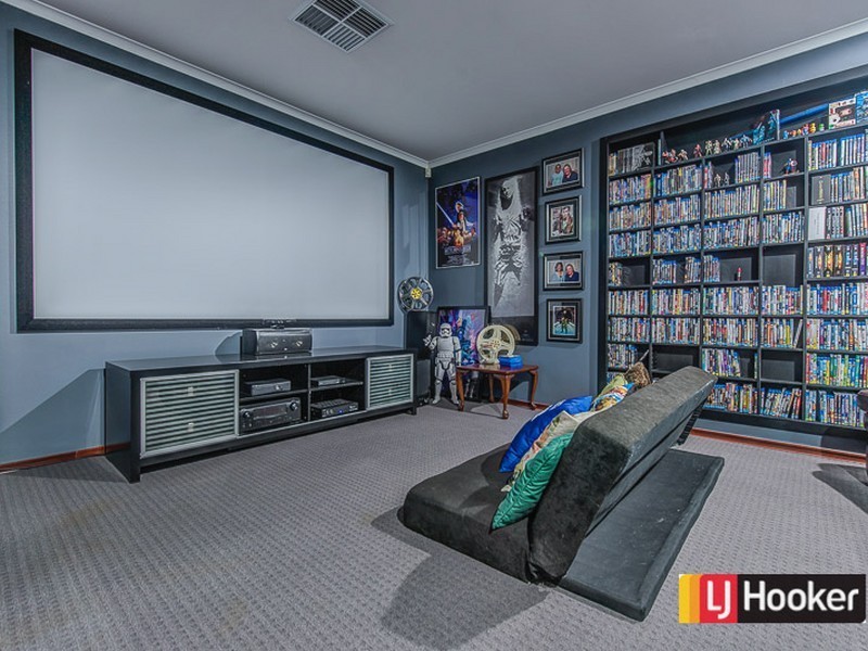 23 Parkside Drive, Thornlie WA 6108