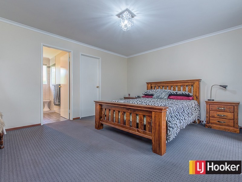 23 Parkside Drive, Thornlie WA 6108