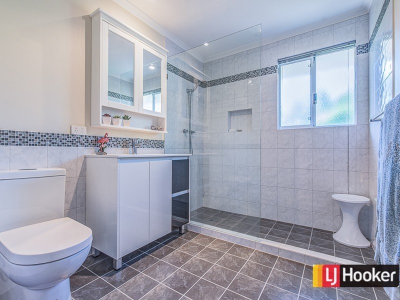 23 Parkside Drive, Thornlie WA 6108