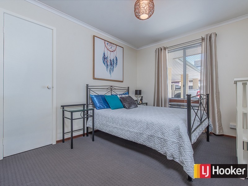 23 Parkside Drive, Thornlie WA 6108