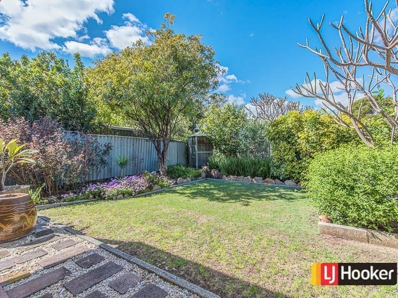 23 Parkside Drive, Thornlie WA 6108