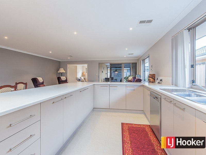 15 Pentecost Loop, Southern River WA 6110