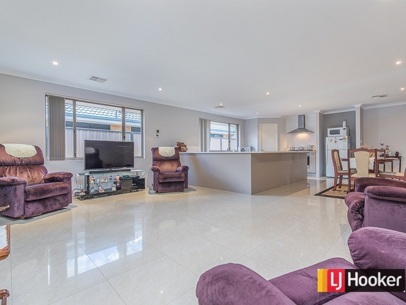 15 Pentecost Loop, Southern River WA 6110