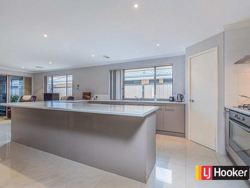 15 Pentecost Loop, Southern River WA 6110