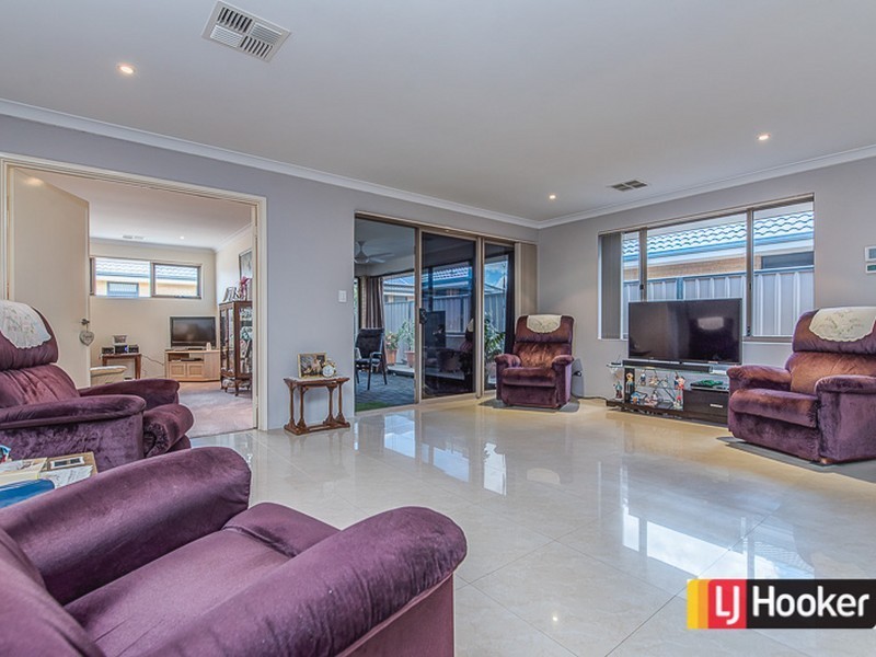 15 Pentecost Loop, Southern River WA 6110