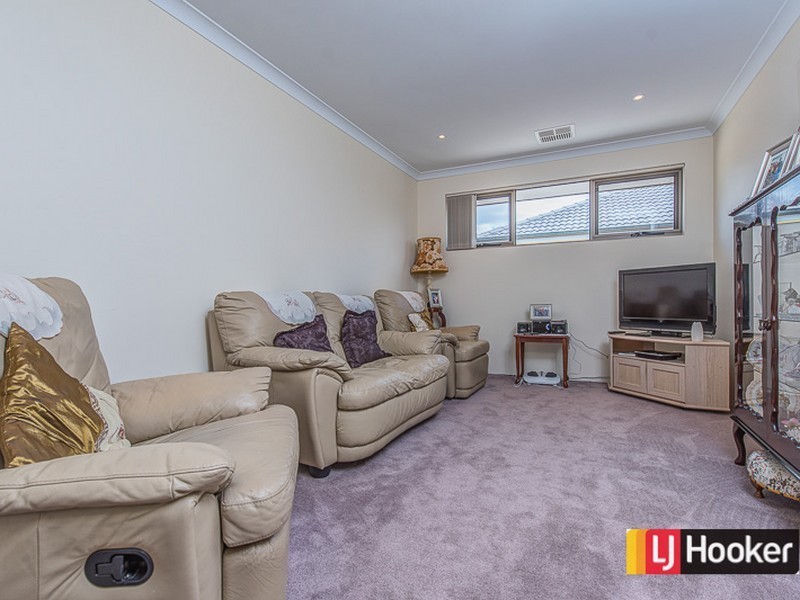 15 Pentecost Loop, Southern River WA 6110