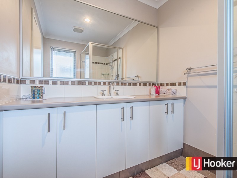 15 Pentecost Loop, Southern River WA 6110