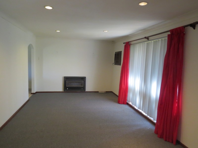 8 Ripplewood Avenue, Thornlie WA 6108