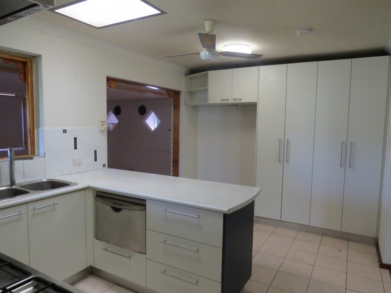 8 Ripplewood Avenue, Thornlie WA 6108