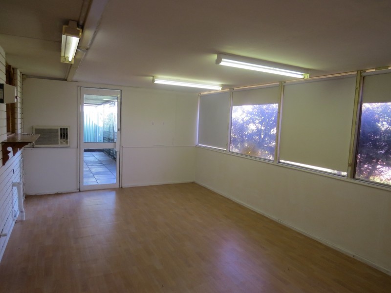 8 Ripplewood Avenue, Thornlie WA 6108