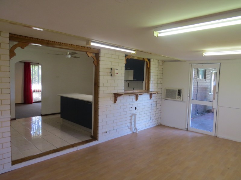 8 Ripplewood Avenue, Thornlie WA 6108