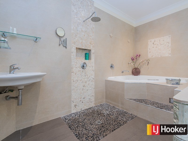 16 Anderson Way, Thornlie WA 6108