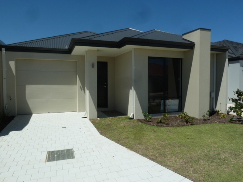 5 Macadamia Loop, Piara Waters WA 6112