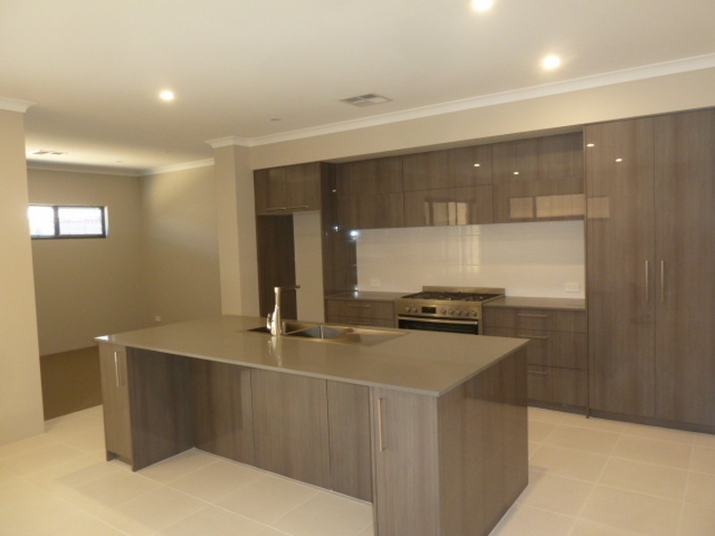 5 Macadamia Loop, Piara Waters WA 6112