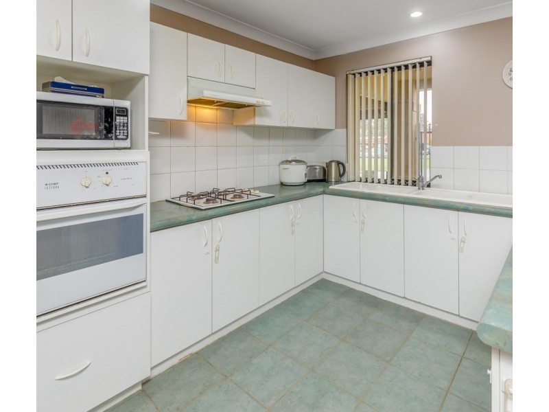 2/200 Burslem Drive, Maddington WA 6109