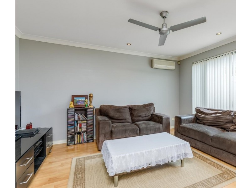 2/200 Burslem Drive, Maddington WA 6109