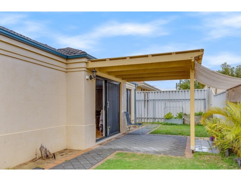2/200 Burslem Drive, Maddington WA 6109