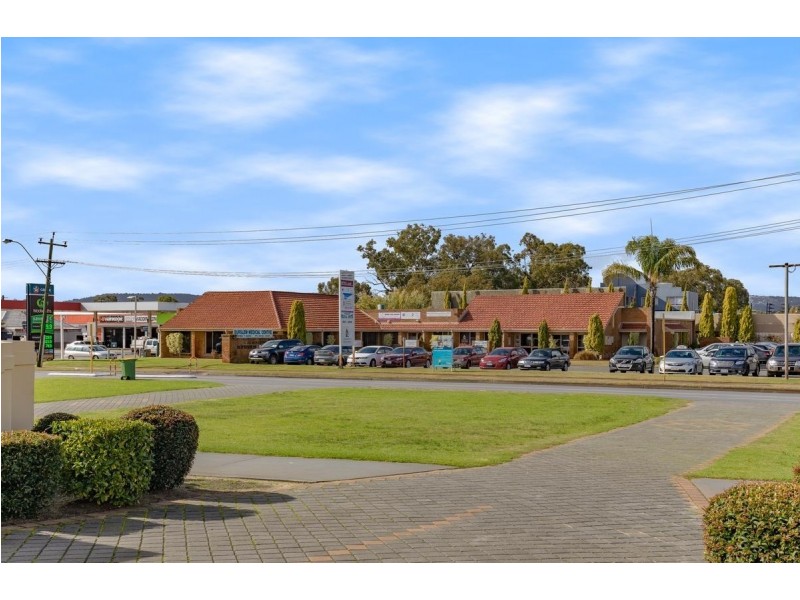 2/200 Burslem Drive, Maddington WA 6109