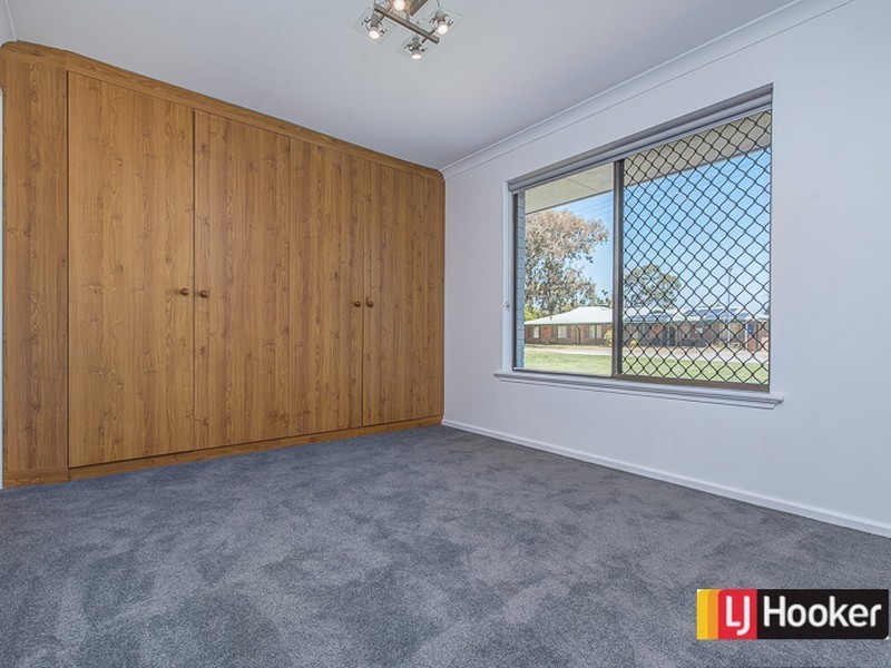 4 Koel Way, Thornlie WA 6108