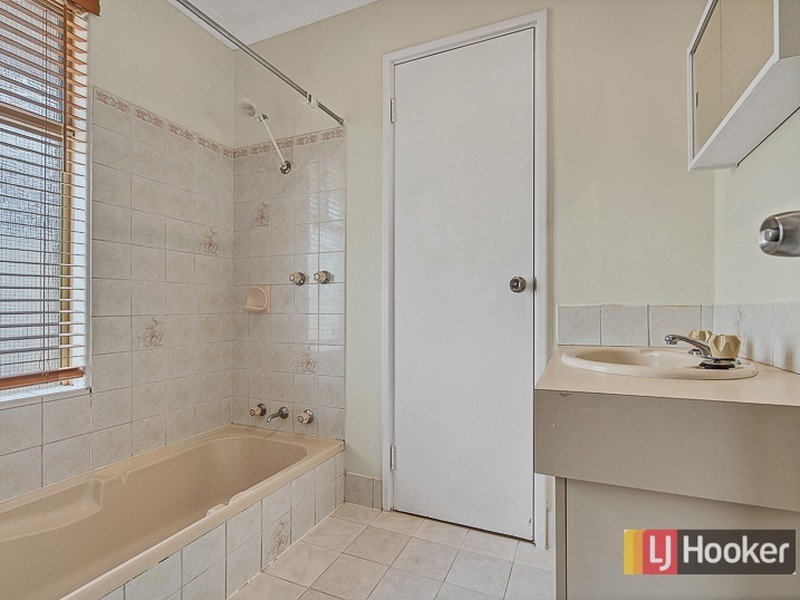 119 Lyrebird Way, Thornlie WA 6108