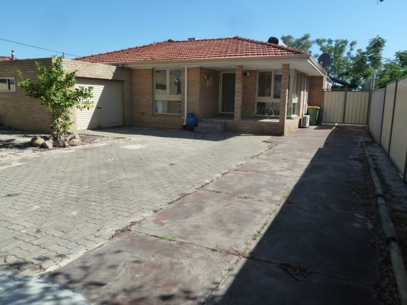 12 Ranmere Way, Langford WA 6147