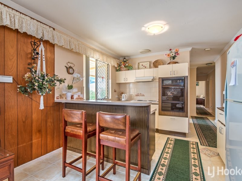 8 Debenham Street, Thornlie WA 6108