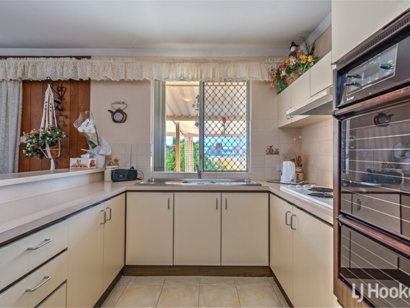 8 Debenham Street, Thornlie WA 6108