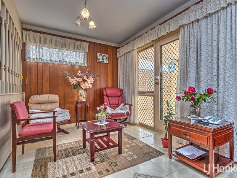 8 Debenham Street, Thornlie WA 6108