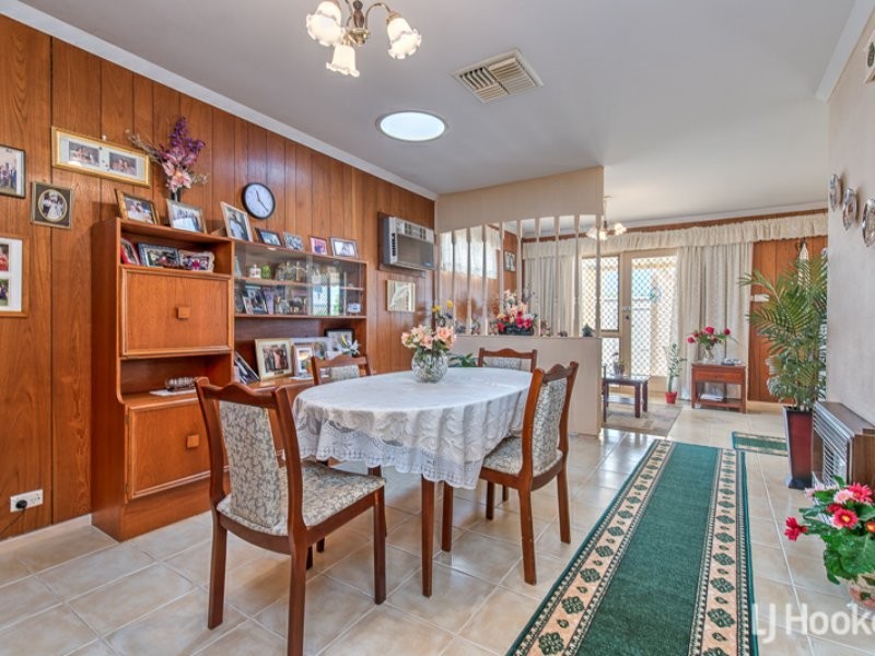 8 Debenham Street, Thornlie WA 6108