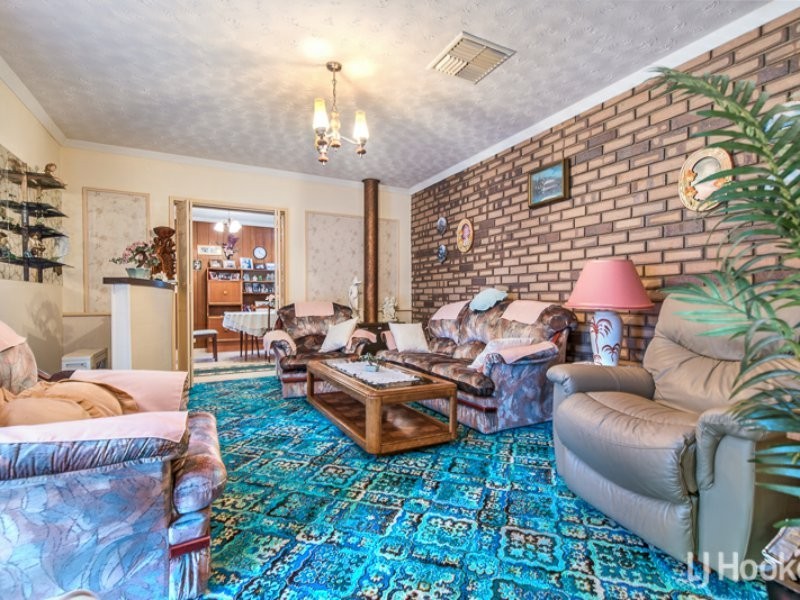 8 Debenham Street, Thornlie WA 6108