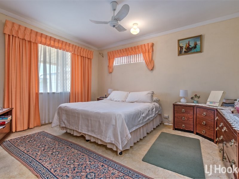 8 Debenham Street, Thornlie WA 6108