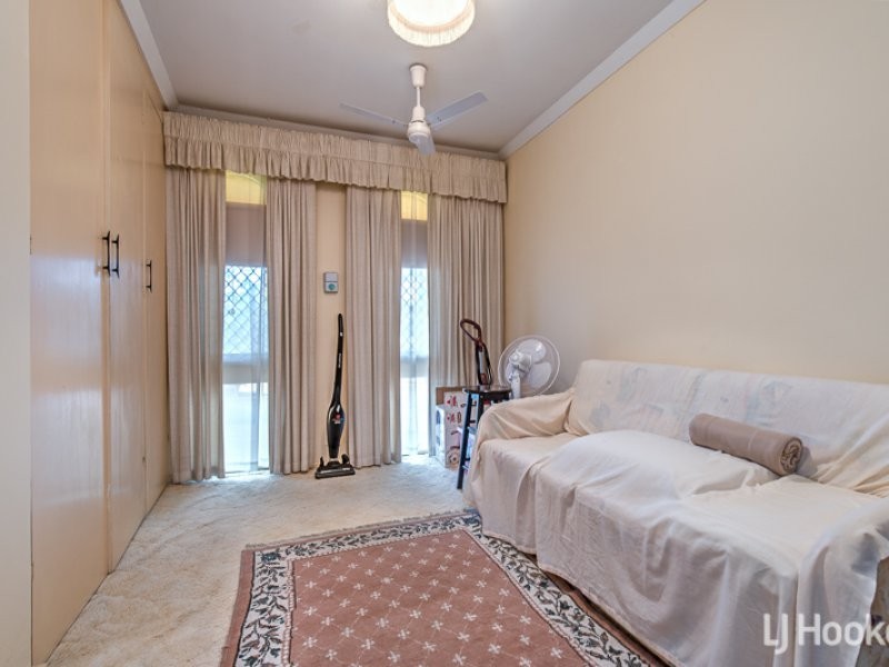 8 Debenham Street, Thornlie WA 6108