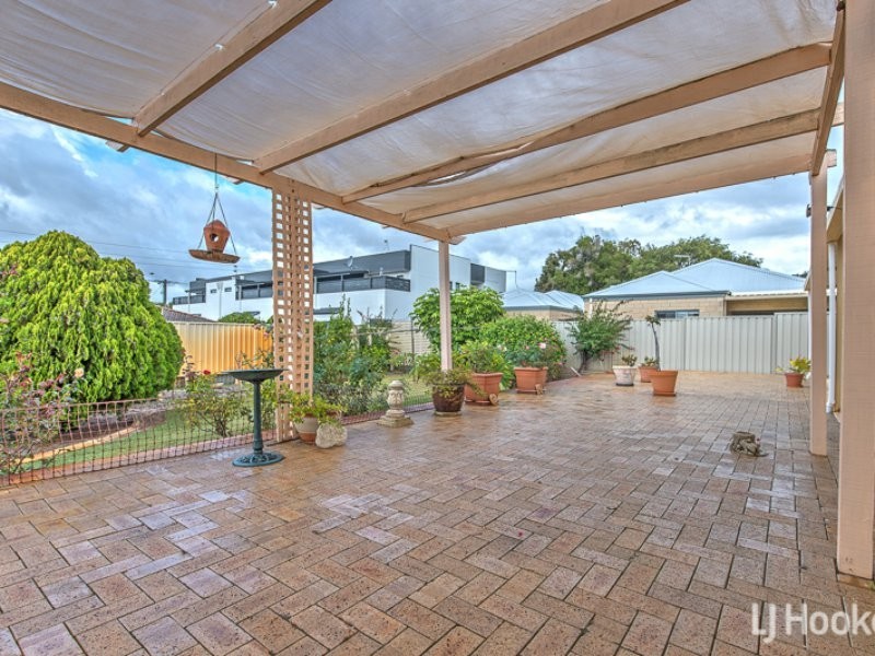8 Debenham Street, Thornlie WA 6108