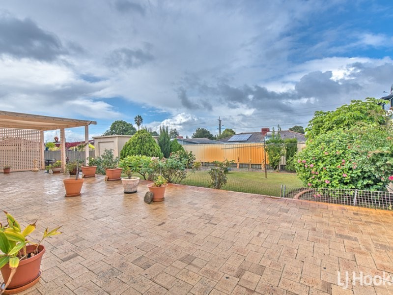 8 Debenham Street, Thornlie WA 6108
