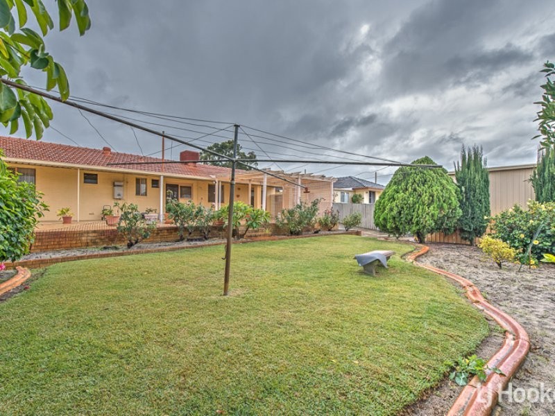 8 Debenham Street, Thornlie WA 6108