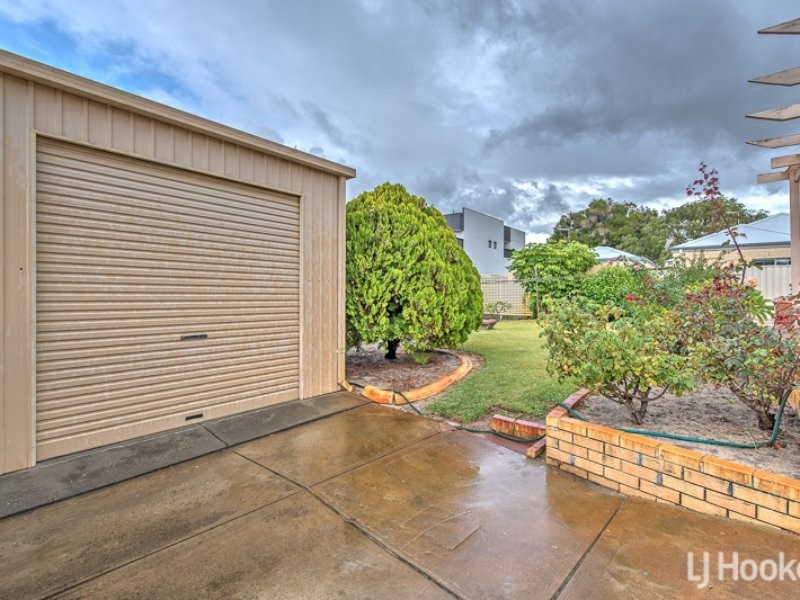 8 Debenham Street, Thornlie WA 6108