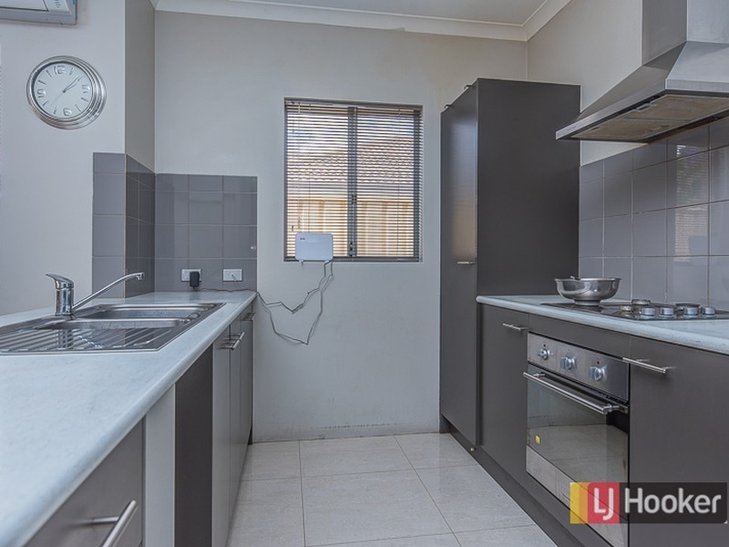 2/13 Bray Street, Kelmscott WA 6111