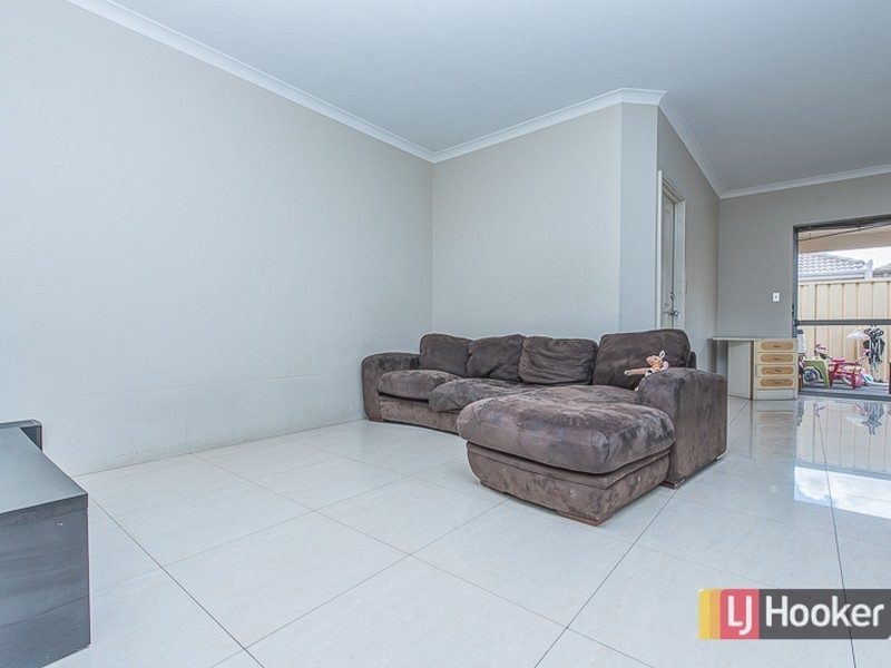 2/13 Bray Street, Kelmscott WA 6111