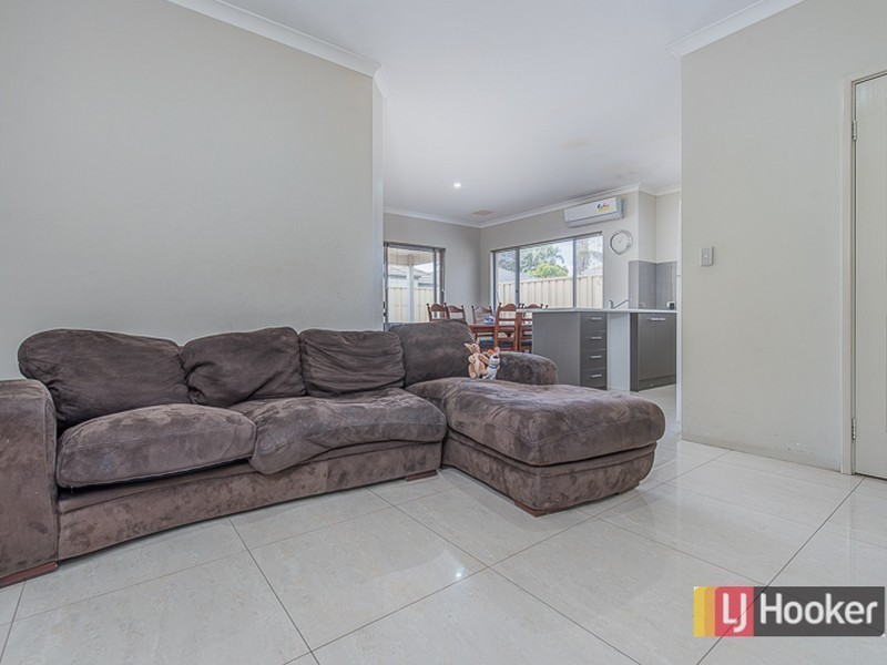 2/13 Bray Street, Kelmscott WA 6111